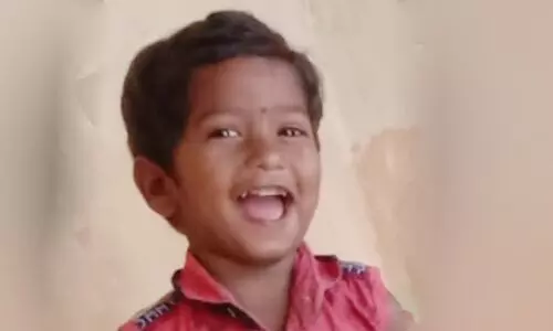 മൂന്ന് മണിക്കൂർ വനത്തിലൂടെ സഞ്ചരിച്ച് ആശുപത്രിയിൽ എത്തിച്ചിട്ടും ജീവൻ രക്ഷിക്കാനായില്ല; നൊമ്പരമായി അഞ്ച് വയസുകാരന്‍റെ മരണം