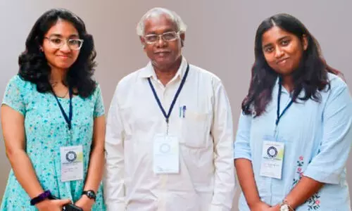 പ​ഠി​ച്ചു​പ​ഠി​ച്ച് ആ​വ​ണി​യും സേ​തു​വും അ​ധ്യാ​പ​ക​രാ​യി…