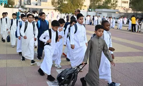 വേ​ന​ൽ അ​വ​ധി​ക്കാ​ല​ത്തി​ന് വി​ട; 11 മേ​ഖ​ല​ക​ളി​ലെ വി​ദ്യാ​ർ​ഥി​ക​ൾ ഇ​ന്ന്​ സ്കൂ​ളു​ക​ളി​ലേ​ക്ക് മ​ട​ങ്ങും