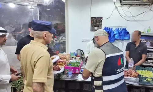 സുരക്ഷ പരിശോധന; ജ​ലീ​ബ് അ​ൽ ഷു​യൂ​ഖ്, ഖൈ​താ​ൻ എ​ന്നി​വി​ട​ങ്ങ​ളി​ൽ 19 സ്ഥാ​പ​ന​ങ്ങ​ൾ അ​ട​ച്ചു​