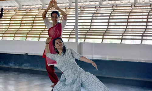 പാർവതി നടനം; നൃത്ത വിസ്മയം തീർത്ത് അമ്മയും മകളും പാർവതി നടനം; നൃത്ത വിസ്മയം തീർത്ത് അമ്മയും മകളും