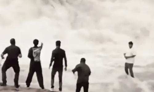 വെള്ളച്ചാട്ടത്തിൽ റീൽസ് ചിത്രീകരിക്കുന്നതിനിടെ യൂടൂബർ ഒഴുകിപ്പോയി