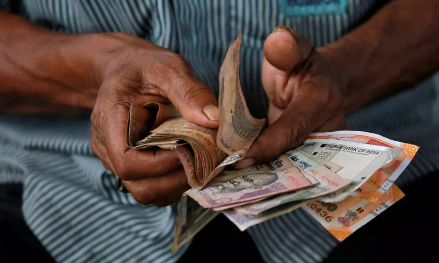 ഓണക്കാലം; സംസ്ഥാനത്ത് കരാര്‍-സ്കീം തൊഴിലാളികള്‍ക്ക്  ഉത്സവബത്ത വർധിപ്പിച്ചു