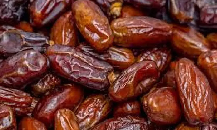 ഇ​ത്​ രു​ചി​യേ​റും ഈ​ത്ത​പ്പ​ഴ കാ​ലം