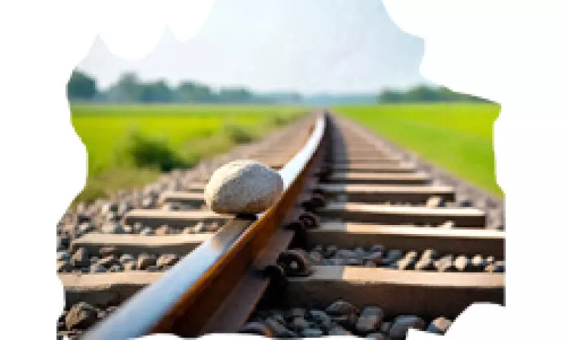 റെ​യി​ൽ​പാ​ള​ത്തി​ൽ ക​ല്ലു​വെ​ച്ച സം​ഭ​വം; അ​ഞ്ച് വി​ദ്യാ‌​ർ​ഥി​ക​ൾ​ക്കെതിരെ കേ​സെ​ടു​ത്തു