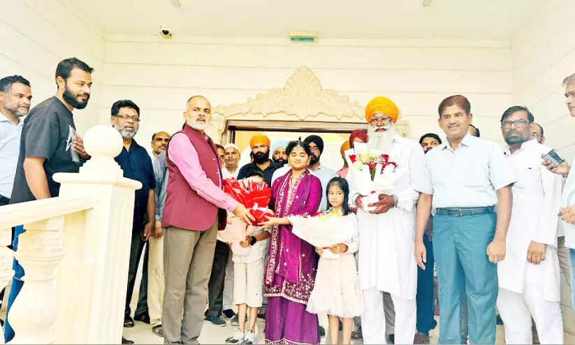 ബുറൈമിയിൽ പ്രവാസികളുമായി സംവദിച്ച് ഇന്ത്യൻ അംബാസഡർ