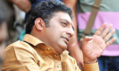 മുസോളിനി, ഹിറ്റ്ലർ എന്നിവരെ പോലെ മോദിയും ആർ.എസ്.എസും ഫോബിയയെ ഉപയോഗിക്കുകയാണ്  -പ്രകാശ് രാജ്