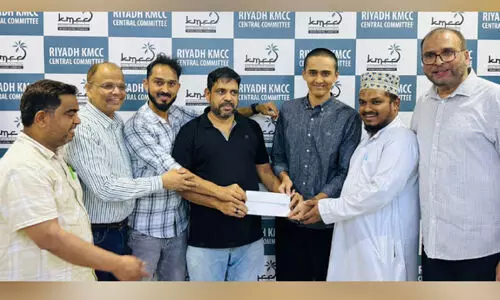 കെ.​എം.​സി.​സി മ​ഞ്ചേ​ശ്വ​രം മ​ണ്ഡ​ലം ക​മ്മി​റ്റി എം.​എ​സ്.​എ​ഫ് ഫ​ണ്ട് കൈ​മാ​റി