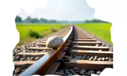 റെ​യി​ൽ​പാ​ള​ത്തി​ൽ ക​ല്ലു​വെ​ച്ച സം​ഭ​വം; അ​ഞ്ച് വി​ദ്യാ‌​ർ​ഥി​ക​ൾ​ക്കെതിരെ കേ​സെ​ടു​ത്തു