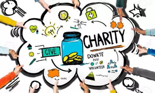 വിദ്യാർഥികൾക്ക് പഠനോപകരണങ്ങളുമായി സന്നദ്ധ സംഘടനകൾ