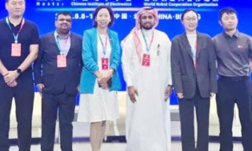 വേ​ൾ​ഡ് റോ​ബോ​ട്ട് കോ​ൺ​ഫ​റ​ൻ​സി​ൽ പ്ര​ത്യേ​ക ക്ഷ​ണി​താ​വാ​യി പ​ങ്കെ​ടു​ത്ത് താ​ഹ മു​ഹ​മ്മ​ദ്