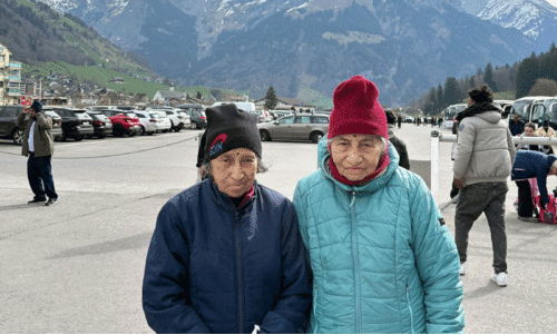 ‘പ്രായം 86ഉം 84ഉം, സഹോദരിമാരായ വത്സല മേനോനും രമണി മേനോനും 16 വർഷംകൊണ്ട് കണ്ടുതീർത്തത് 16 രാജ്യങ്ങൾ’ -സമയവും കാലവും പ്രായവും പ്രശ്നമാക്കാതെ യാത്ര ചെയ്യുന്ന ഇവരുടെ യാത്രാജീവിതത്തിലൂടെ... ‘പ്രായം 86ഉം 84ഉം, സഹോദരിമാരായ വത്സല മേനോനും രമണി മേനോനും 16 വർഷംകൊണ്ട് കണ്ടുതീർത്തത് 16 രാജ്യങ്ങൾ’ -സമയവും കാലവും പ്രായവും പ്രശ്നമാക്കാതെ യാത്ര ചെയ്യുന്ന ഇവരുടെ യാത്രാജീവിതത്തിലൂടെ...