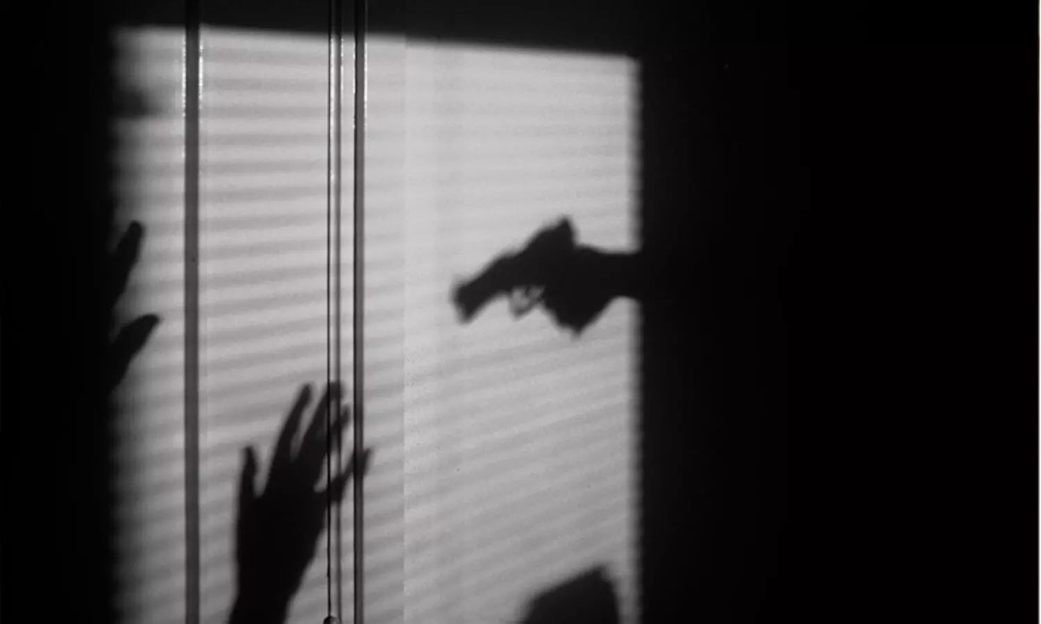 കോളജ് വിദ്യാർഥിനിയായ 19കാരിയെ പുരുഷസുഹൃത്ത് വീട്ടിൽ കയറി വെടിവെച്ചുകൊലപ്പെടുത്തി