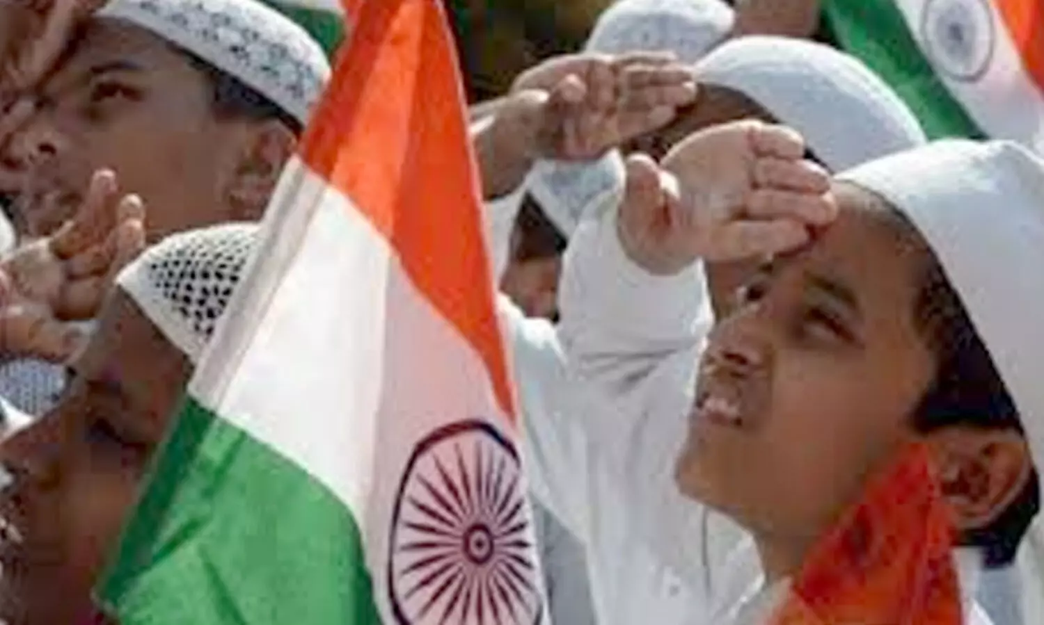 മകന് ഭരണഘടനയുടെ ഒരു പകർപ്പ് ഞാൻ കൈമാറി, സ്വന്തം മതത്തിന്‍റെ പേരിൽ പ്രതിരോധത്തിലാകരുതെന്ന് അത് അവനെ പഠിപ്പിക്കും...