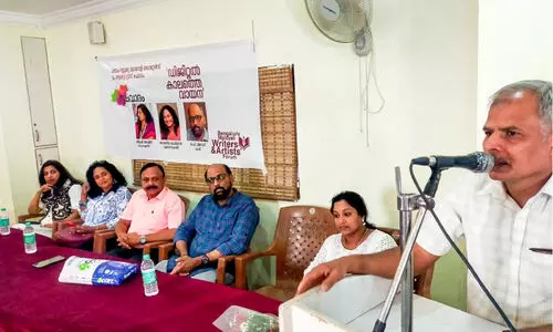 ‘ഡി​ജി​റ്റ​ൽ കാ​ലം വാ​യ​ന​യെ പു​ന​ർ​നി​ർ​വ​ചി​ക്കു​ന്നു’