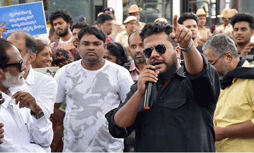 ലൈംഗികാതിക്രമം, സൈബർ ആക്രമണം തുടങ്ങിയവക്ക് ഇരയാകുന്നവർക്ക് അത്താണിയായി ബംഗളൂരുവിന്റെ ‘ബാറ്റ്മാൻ’ ലൈംഗികാതിക്രമം, സൈബർ ആക്രമണം തുടങ്ങിയവക്ക് ഇരയാകുന്നവർക്ക് അത്താണിയായി ബംഗളൂരുവിന്റെ ‘ബാറ്റ്മാൻ’