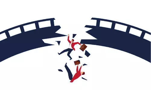 ജില്ലയിൽ വിവിധ പാലങ്ങൾ അപകടാവസ്ഥയിൽ ജില്ലയിൽ വിവിധ പാലങ്ങൾ അപകടാവസ്ഥയിൽ