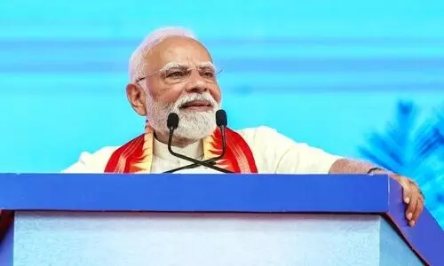 കടകൾക്ക് മുന്നിൽ ‘സ്വദേശി’ ബോർഡ് പ്രദർശിപ്പിക്കൂ; യു.എസ് തീരുവ ഭീഷണി നേരിടാൻ മോദിയുടെ ആഹ്വാനം