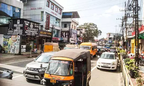 പന്തളം കടക്കാൻ പണി​പ്പെടും