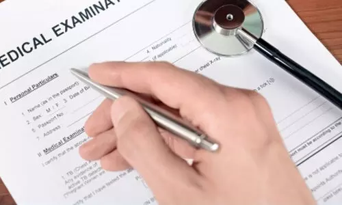 പെൻഷൻ ലഭിക്കാൻ വ്യാജരേഖ നിർമിച്ചു നൽകി; ജീവനക്കാരിക്ക് തടവും പിഴയും