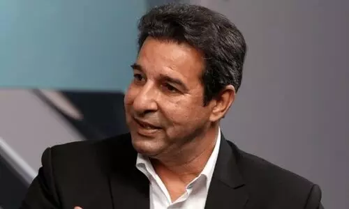 ‘കിറ്റ് ബാഗിൽ ഇഷ്ടിക ചുമന്ന് ഒരുമാസം നടന്നു, പ്രതികാരമായി ഇംഗ്ലിഷ് താരത്തിന്‍റെ സോക്സ് മുറിച്ചു’; കൗണ്ടിയിലെ ‘തമാശ’ പങ്കുവെച്ച് വസീം അക്രം