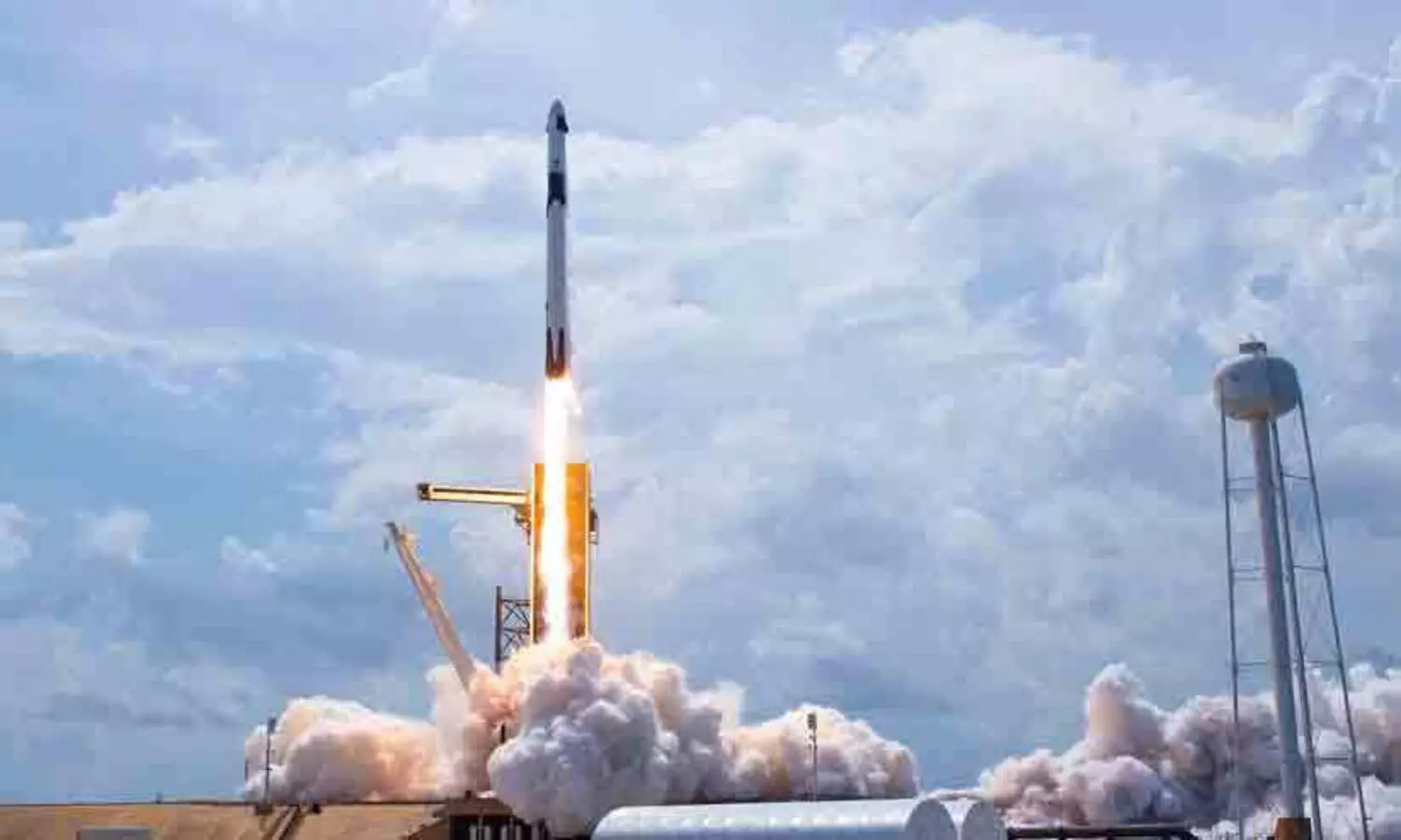 ഒരു റോക്കറ്റിൽ ഒമ്പത് സാറ്റലൈറ്റുകൾ; ബഹിരാകാശ രംഗത്ത് സ്വകാര്യ മേഖലയുടെ ശക്തി കാണിച്ച് 2 ഇന്ത്യൻ സ്റ്റാർട്ടപ്പുകൾ