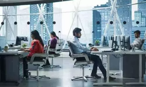 സ്വകാര്യ മേഖല‍യിൽ തൊഴിൽ സമയം 10 മണിക്കൂറായി വർധിപ്പിക്കാൻ മഹാരാഷ്ട്രയും