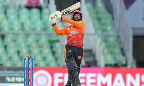 ക്രിക്കറ്റിന്‍റെ അഖിലാസ്ത്രം