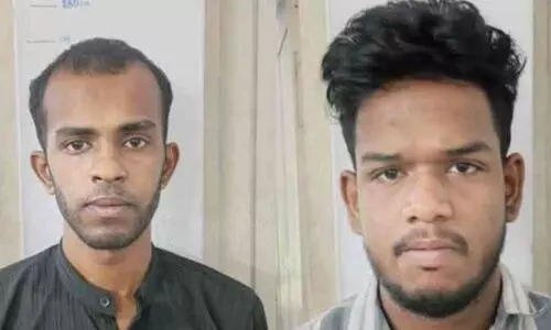 സംസാരശേഷിയില്ലാത്തവരുടെ വാട്സ് ആപ്പ് ഗ്രൂപ്പിലൂടെ പരിചയം, വൈകല്യം മറയാക്കി യുവതിയില്‍ നിന്നും തട്ടിയത്  ആറ് പവൻ സ്വർണവും അരലക്ഷം രൂപയും; പ്രതികളെ തിരിച്ചറിഞ്ഞത് ആംഗ്യഭാഷാപരിചിതരുടെ സഹായത്തോടെ