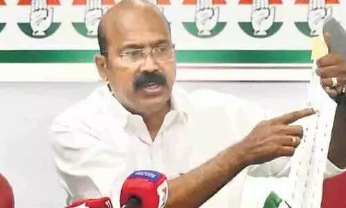 തൃശൂരിൽ വീണ്ടും വോട്ടുകൊള്ള; വിവരങ്ങളില്ലാത്ത 150ഓളം വോട്ട് കണ്ടെത്തി, പിന്നിൽ കുറുവ സംഘമെന്ന് ബി.ജെ.പിയെ ഉദ്ദേശിച്ച് കോൺഗ്രസ്