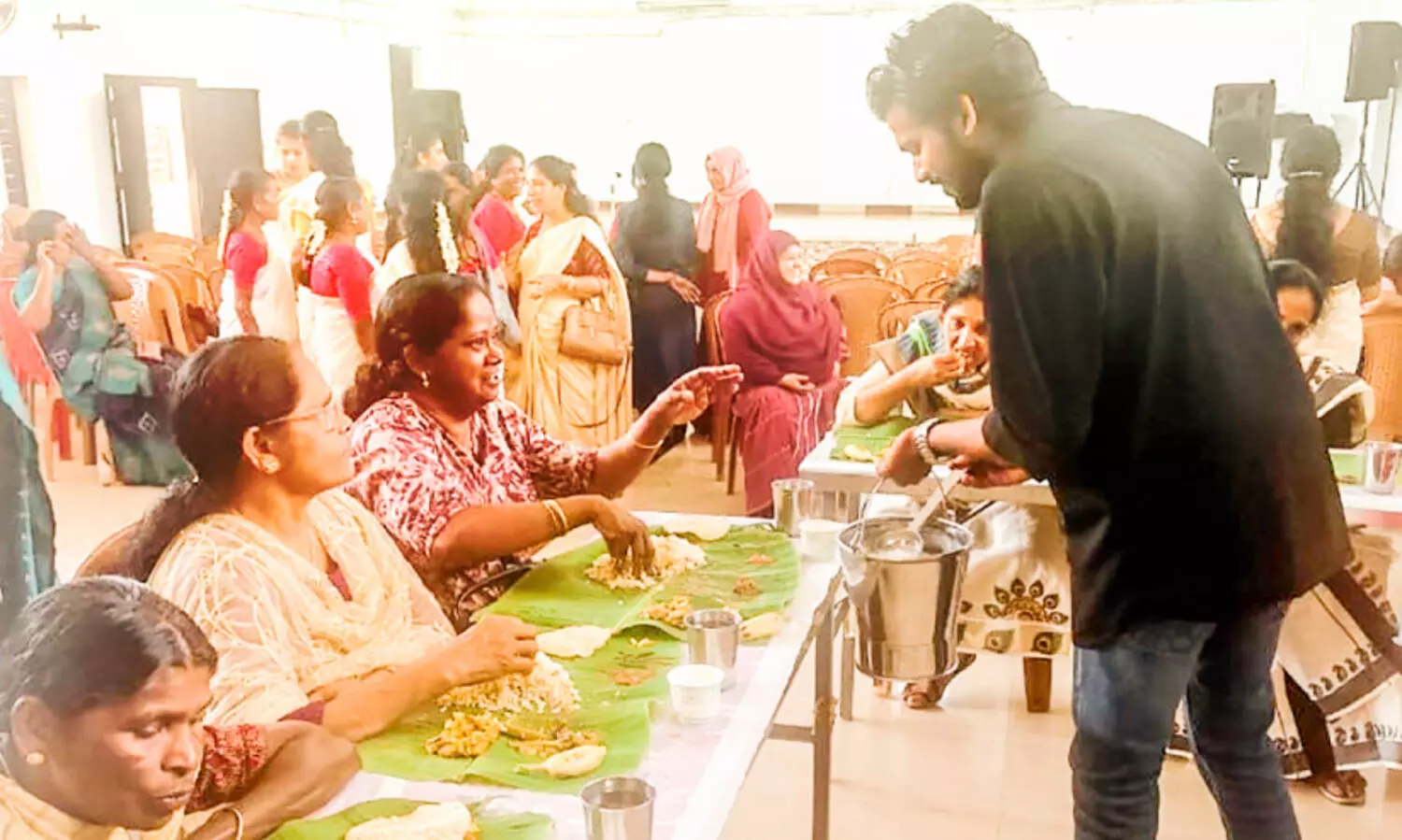 പതിനായിരംകടന്ന് കുടുംബശ്രീ ഓണസദ്യ