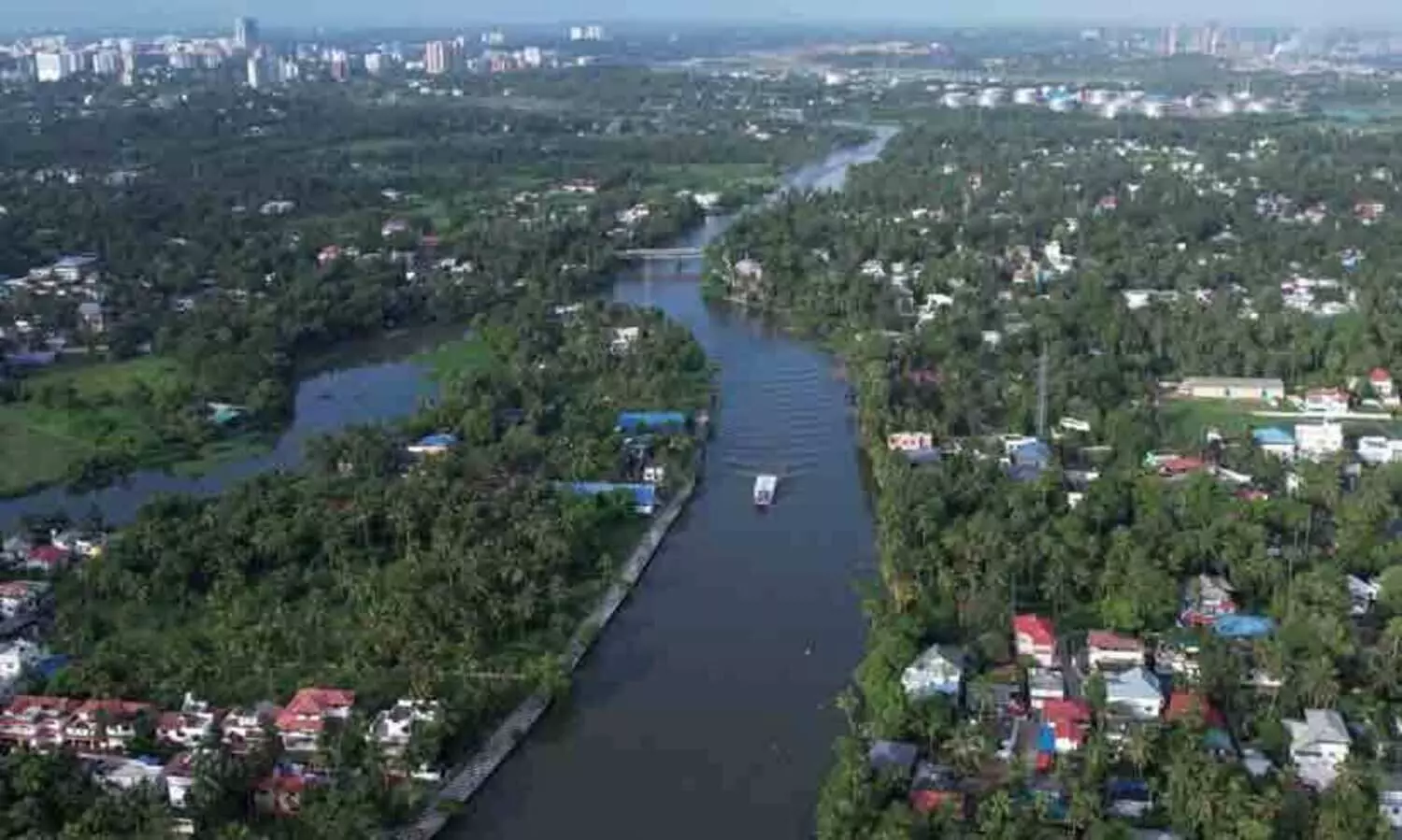 വാട്ടര്‍മെട്രോ കൊച്ചി വിമാനത്താവളത്തിലേക്ക്; പ്രാരംഭ സാധ്യത പഠനം ആരംഭിച്ചു