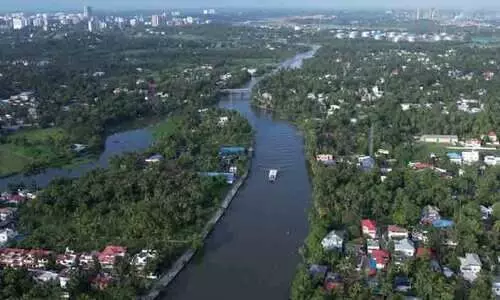 വാട്ടര്മെട്രോ കൊച്ചി വിമാനത്താവളത്തിലേക്ക്; പ്രാരംഭ സാധ്യത പഠനം ആരംഭിച്ചു വാട്ടര്മെട്രോ കൊച്ചി വിമാനത്താവളത്തിലേക്ക്; പ്രാരംഭ സാധ്യത പഠനം ആരംഭിച്ചു