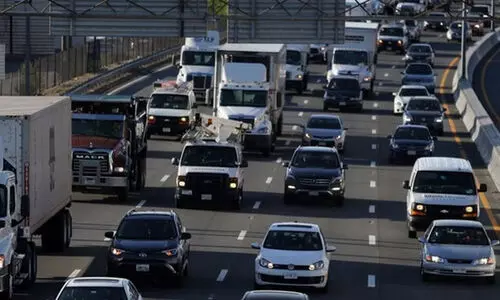 ഖത്തറിൽ വാഹനങ്ങളുടെ രജിസ്ട്രേഷൻ പുതുക്കുന്നതിനുള്ള സമയപരിധി നീട്ടി ഖത്തറിൽ വാഹനങ്ങളുടെ രജിസ്ട്രേഷൻ പുതുക്കുന്നതിനുള്ള സമയപരിധി നീട്ടി