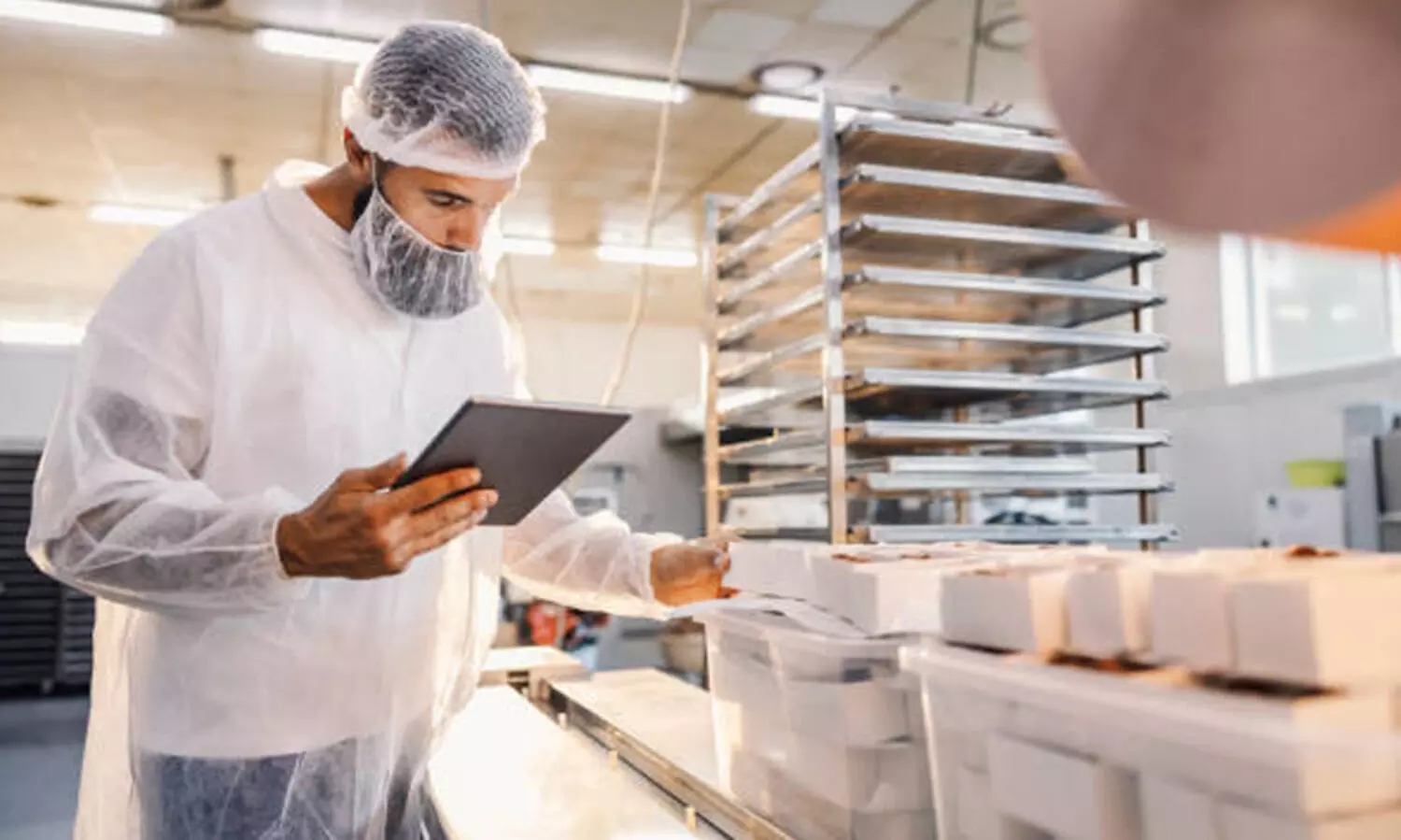 ഭ​ക്ഷ്യ​സു​ര​ക്ഷ പ​രി​ശോ​ധ​ന: 148 കി​ലോ​ ഭ​ക്ഷ്യോ​ൽ​പ​ന്ന​ങ്ങ​ൾ ന​ശി​പ്പി​ച്ചു