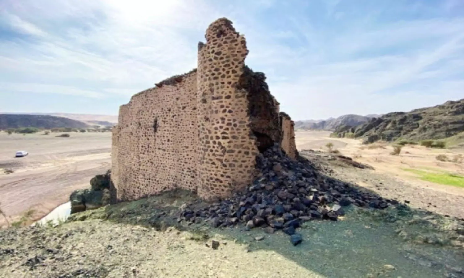 പ​ഴ​യ​കാ​ല ഹ​ജ്ജ് റൂ​ട്ടി​ൽ വി​ശ്ര​മ​കേ​ന്ദ്ര​മാ​യി​രു​ന്ന ഹാ​ദി​യ കോ​ട്ട ഇ​ന്നും ശ്ര​ദ്ധേ​യം