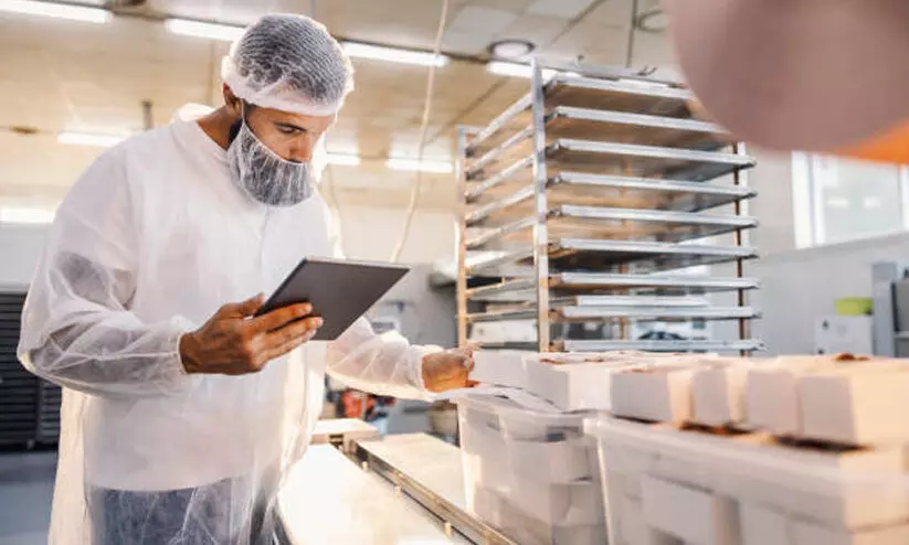 ഭ​ക്ഷ്യ​സു​ര​ക്ഷ പ​രി​ശോ​ധ​ന: 148 കി​ലോ​ ഭ​ക്ഷ്യോ​ൽ​പ​ന്ന​ങ്ങ​ൾ ന​ശി​പ്പി​ച്ചു