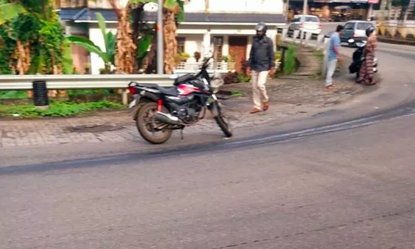 road accident in moovatupuzha