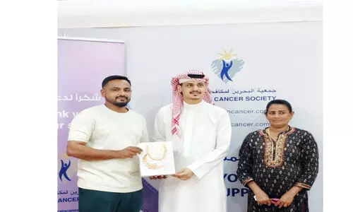 കാ​ൻ​സ​ർ രോ​ഗി​ക​ൾ​ക്ക് മു​ടി ദാ​നം ചെ​യ്തു