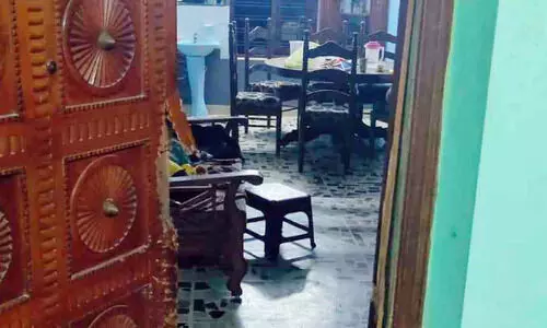 പൂട്ടിക്കിടന്ന വീട്ടിൽ കവർച്ച; 11.58 ലക്ഷം രൂപയുടെ നഷ്ടം