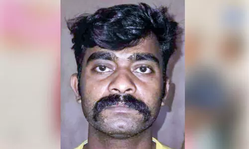 ഓട്ടോറിക്ഷ മോഷ്ടിച്ച് കടന്നയാൾ പിടിയിൽ ഓട്ടോറിക്ഷ മോഷ്ടിച്ച് കടന്നയാൾ പിടിയിൽ