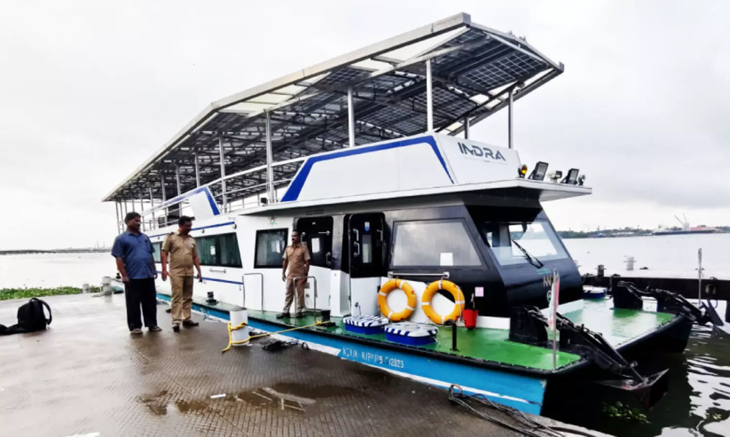 കായലും കടലും കാണാൻ പോയാലോ...