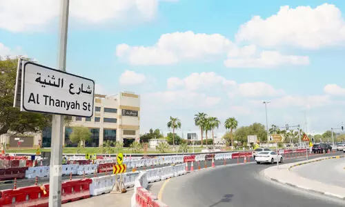 അ​ൽ ഥനി​യ സ്​​ട്രീ​റ്റി​ൽ റോ​ഡ്​ ന​വീ​ക​ര​ണം