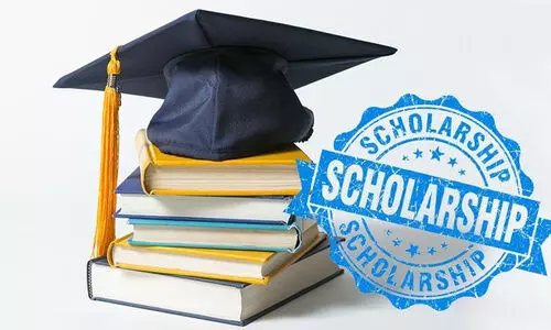 കാത്തിരിക്കുന്നുണ്ട്, വിദേശ സ്കോളർഷിപ്പുകൾ