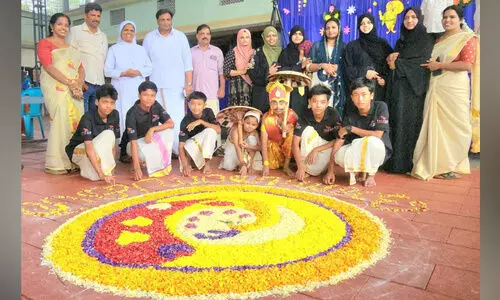 മണിപ്പൂരിയിൽ അവർ പാടി, ‘ഓണം പൂയാ...’