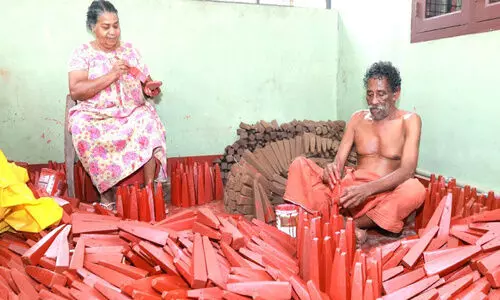 ഓണത്തിനെ വരവേൽക്കാനൊരുങ്ങി ഓണത്തപ്പന്മാര്‍