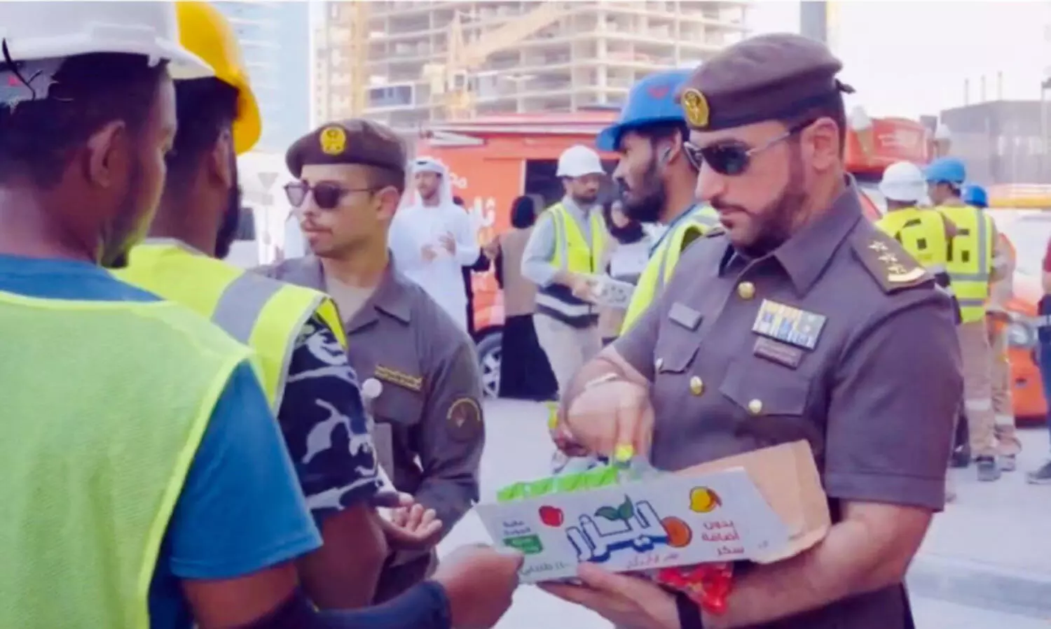 തൊ​ഴി​ലാ​ളി​ക​ൾ​ക്ക് ആ​ശ്വാ​സ​മാ​യി ‘ഫ്രി​ഡ്ജ് അ​ൽ ഫ​രീ​ജ്’