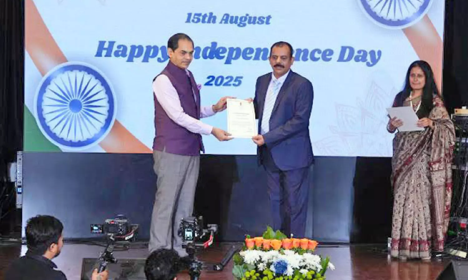 സമദ് പൂന്താനത്തിന് ഇന്ത്യൻ എംബസിയുടെ ആദരം