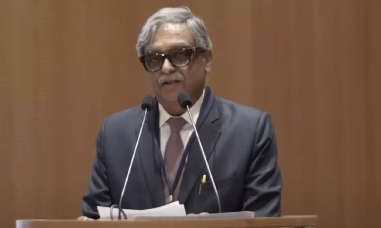 എന്നെ ലോകം അറിയുന്ന ആളാക്കിയതിൽ തെരുവ് നായ്ക്കൾക്ക് നന്ദി -ജസ്റ്റിസ് വിക്രം നാഥ്