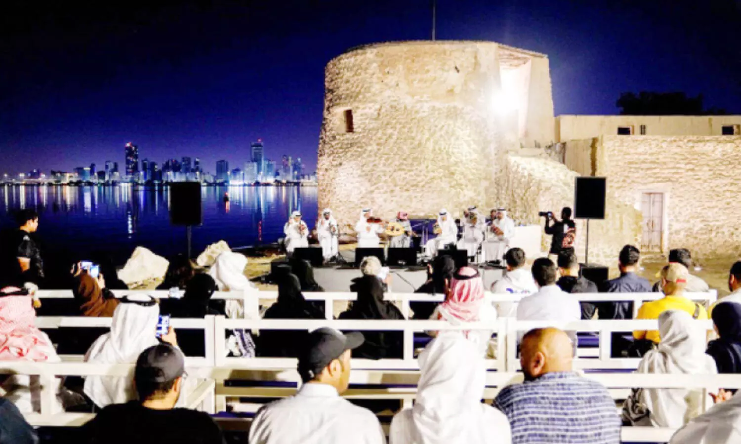 പേ​ളി​ങ് പാ​ത്ത് കി​യോ​സ്കു​ക​ൾ രൂ​പ​ക​ൽ​പ​ന ചെ​യ്യാ​ൻ ക്ഷ​ണം; സ​ന്ദ​ർ​ശ​ക​രു​ടെ ആ​വ​ശ്യ​ങ്ങ​ൾ നി​റ​വേ​റ്റു​ന്ന​തി​നാ​യി നാ​ല് കി​യോ​സ്കു​ക​ളാ​ണ് ആ​വ​ശ്യം